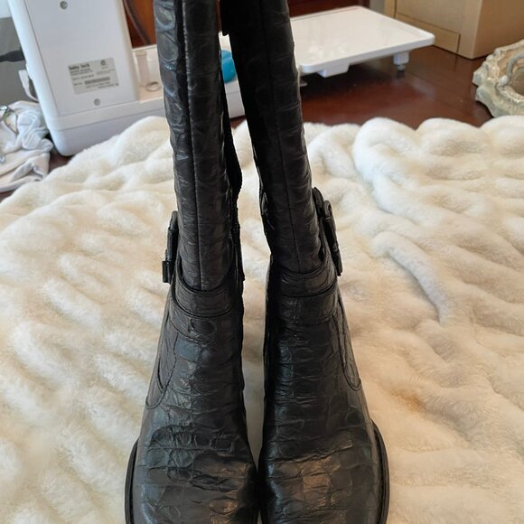 boots - Picture 3 of 6